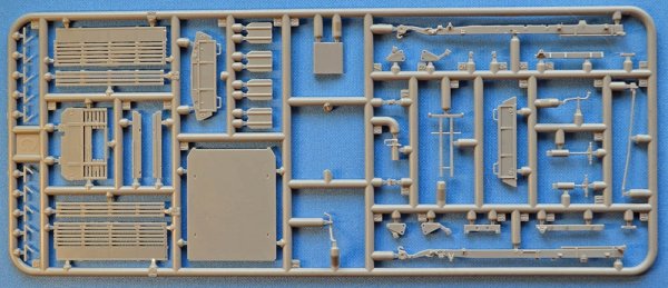 ACE 72600 US G7106 1,5t 4x4 Cargo/Dump truck 1/72