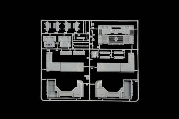 Italeri 3969 Renault AE500 Magnum 1/24