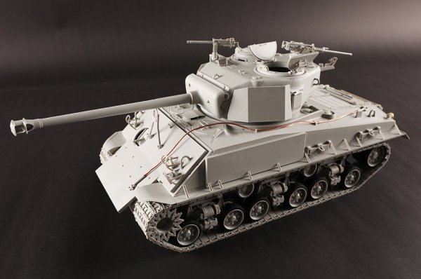 I Love Kit 61621 M4A3E8 Thunder VII - US Medium Tank 1/16