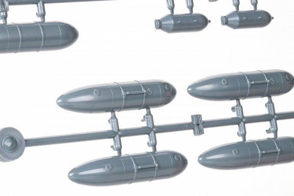 Eduard 11181 OVERLORD: D-DAY MUSTANGS / P-51B MUSTANG DUAL COMBO 1/48