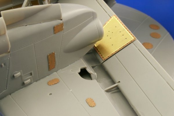Eduard 48637 E-2C exterior KINETIC (1:48)