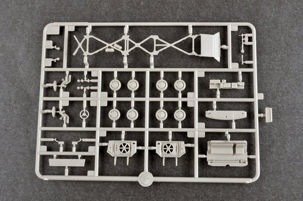 Trumpeter 07180 Russian 9P140 TEL of 9K57 Uragan Multiple Launch Rocket System 1/72