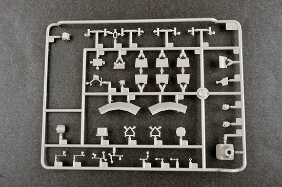 Trumpeter 09581 Russian T-80UD MBT - Early 1/35