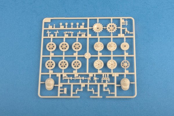 Hobby Boss 83804 German Pz.Kpfw.I Ausf.F (VK18.01)-Early (1:35)