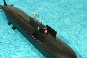 Zvezda 9010 Russian nuclear submarine "Orel" 1/350