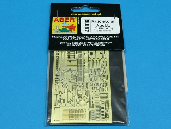 Aber 48016 German medium tank Pz.Kpfw.III Ausf.L (Sd.Kfz. 141/1) (1:48)