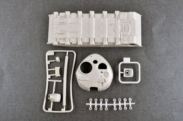 Trumpeter 09601 Soviet Obj.172 T-72 Ural 1/35