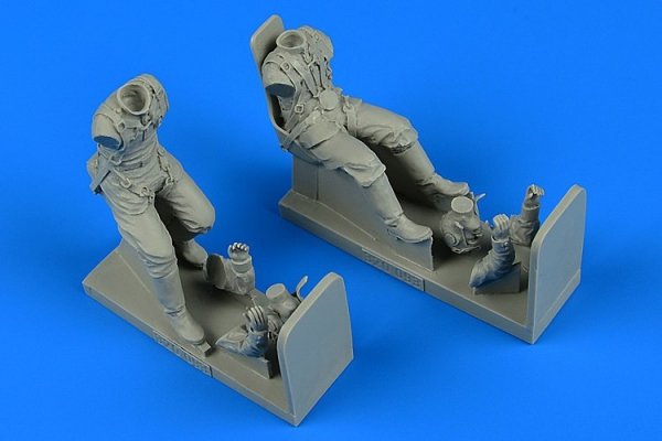 Aerobonus 320093 Soviet WWII Pilot and Gunner for Il-2m3 Sturmovik wit seat for Trumpeter 1/32