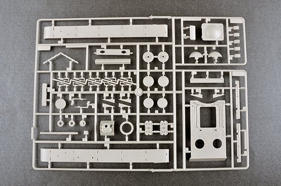 Trumpeter 09597 KV-1 1942 Simplified Turret Tank w/Tank Crew 1/35