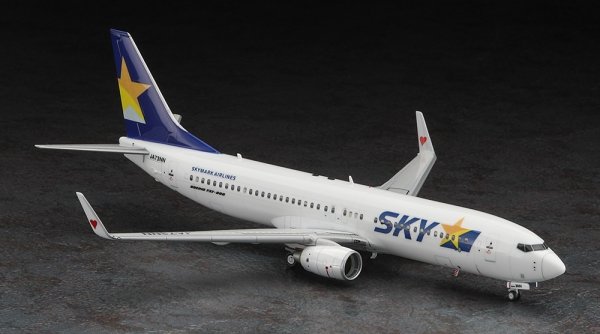 Hasegawa 10744 Boeing 737-800 Skymark Airlines 1/200