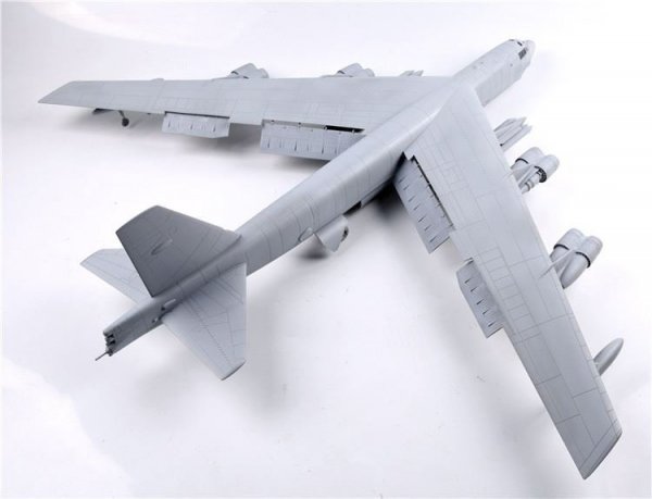 Modelcollect UA72200 B-52H U.S. Stratofortress strategic Bomber 1/72