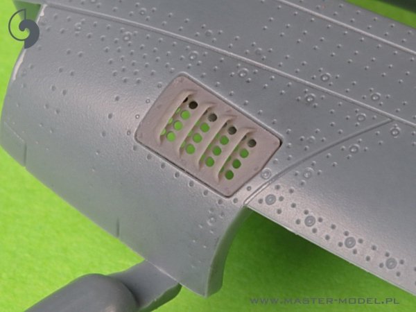 Master AM-72-175 P-51 Mustang - pokrywa wlotu powietrza do gaźnika - typ z żaluzjami dla RAF - wersja A (do modelu Eduard) 1/72