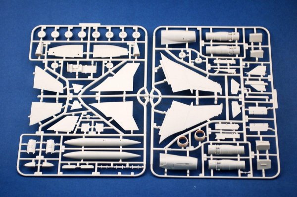 Kitty Hawk 80106 Sepecat Jaguar GR.1/GR.3 (1:48)