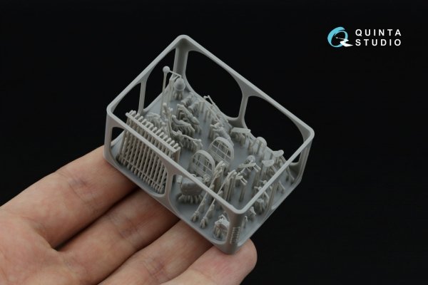 Quinta Studio QD+35066 U.S. Diamond T 968A Cargo truck (open cab) 3D-Printed &amp; coloured Interior on decal paper (Mirror Models) (with 3D-printed resin parts) 1/35
