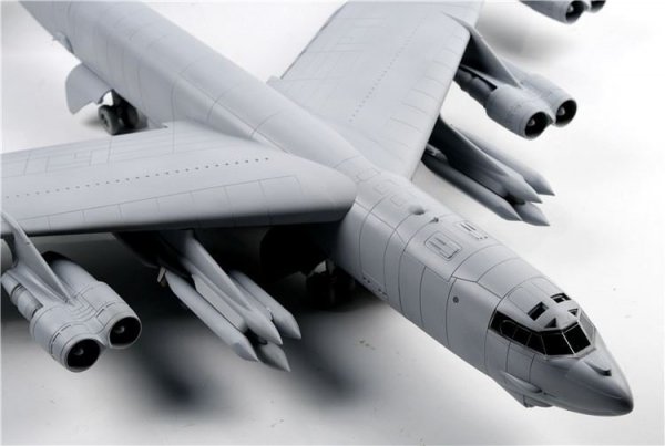 Modelcollect UA72200 B-52H U.S. Stratofortress strategic Bomber 1/72