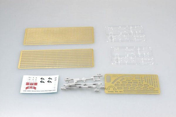 Trumpeter 05313 German Heavy Cruiser Prinz Eugen 1945 (1:350)