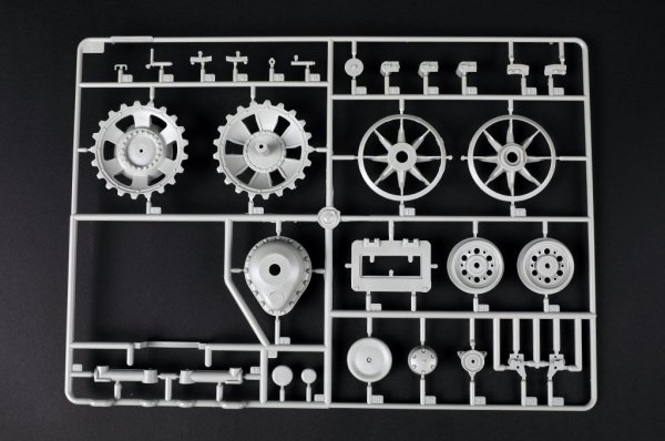 Trumpeter 00947 Germany III Assault Gun Type G Late Model (2 in 1) 1/16