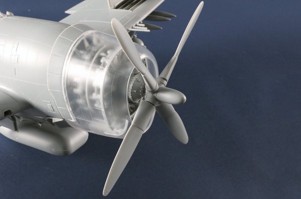 Trumpeter 02427 P-47D Thunderbolt Razorback 1/24