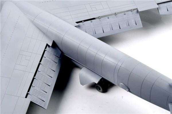 Modelcollect UA72200 B-52H U.S. Stratofortress strategic Bomber 1/72