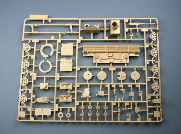 Tiger Model 4628 LEOPARD II REVOLUTION II MBT 1/35