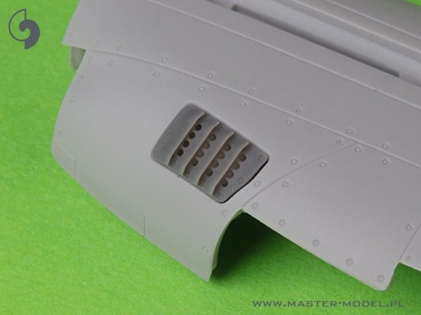 Master AM-72-173 P-51 Mustang - pokrywa wlotu powietrza do gaźnika - typ z żaluzjami dla RAF - wersja B (do modelu Arma Hobby) 1/72