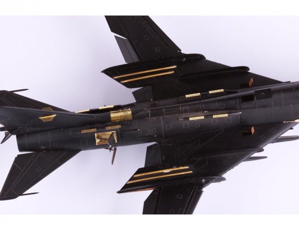 Eduard 48922 Su-17 M3/ M4 exterior KITTY HAWK 1/48