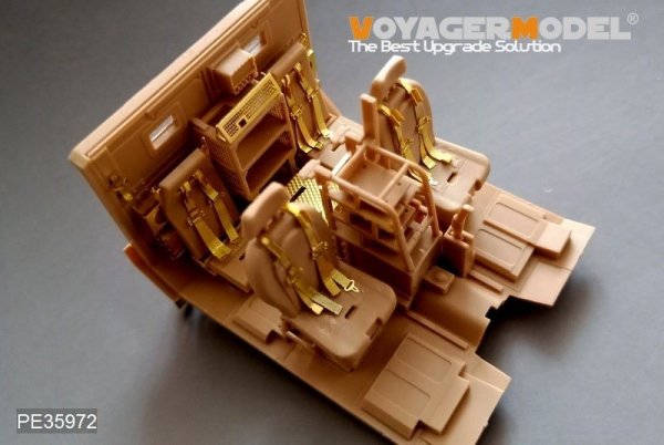 Voyager Model PE35972 Modern British Husky T.S.V. Basic For MENG VS-009 1/35