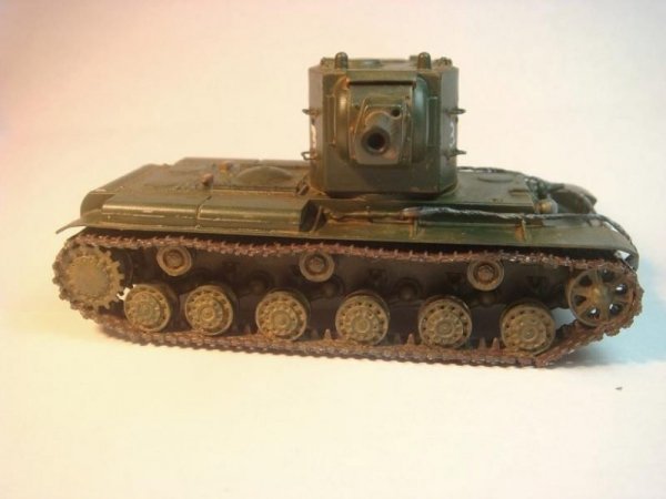 PST 72017 KV-2 Heavy Tank 1/72