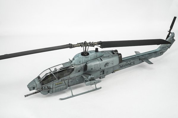 Trumpeter 05116U AH-1W Super Cobra  - USZKODZONE / DAMAGED 1/35