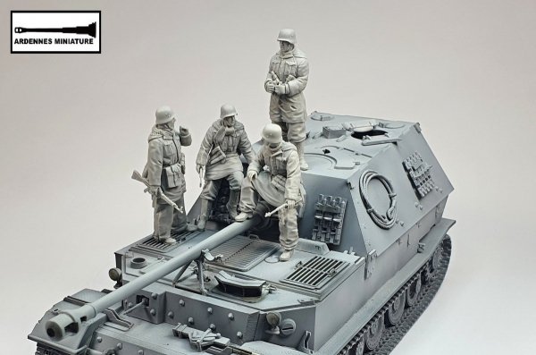 Ardennes Miniature 35024 GERMAN SOLDIERS 1944 1/35