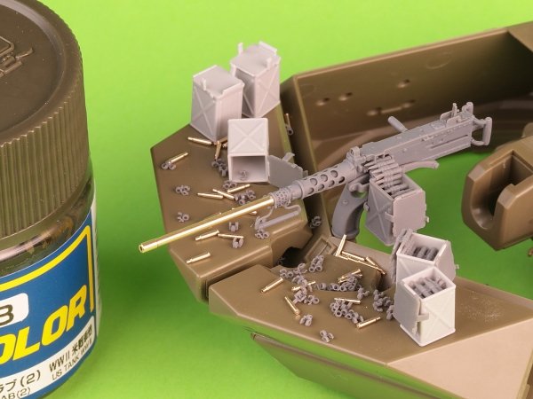 Master GM-35-070 Browning M2HB .50 cal (12,7mm) - z mocowaniem do niszczyciela czołgów M10 (kołyska D70627 z małą skrzynką amunicyjną D68375) 1/35