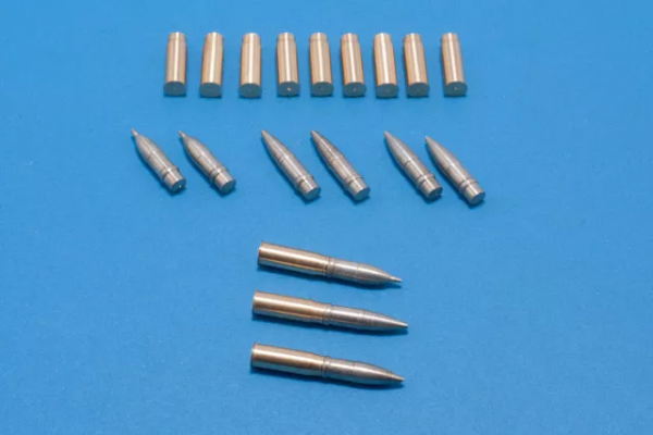 RB Model 35P02 7.5cm KwK 37 &amp; StuK 37 L/24 1/35