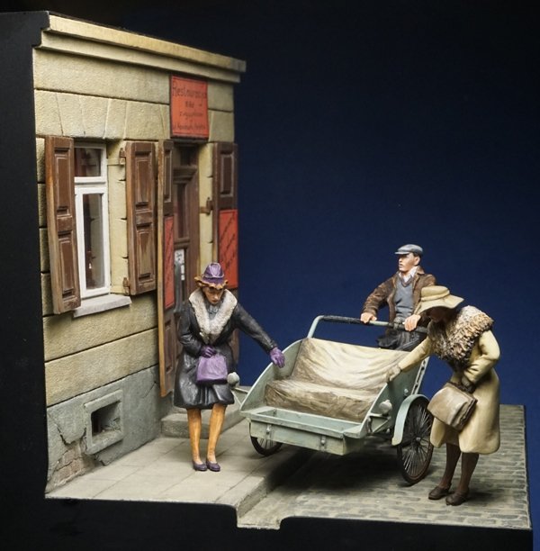 Toro 35F131 Lata Czterdzieste - Figurka - Kobieta Wsiadająca do Rikszy 1/35