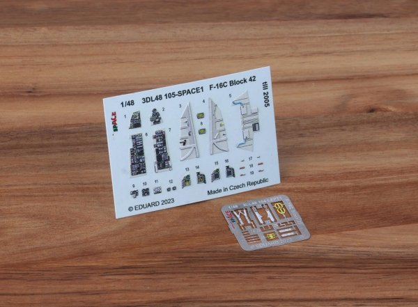 Eduard 3DL48105 F-16C Block 42 till 2005 SPACE KINETIC MODEL 1/48