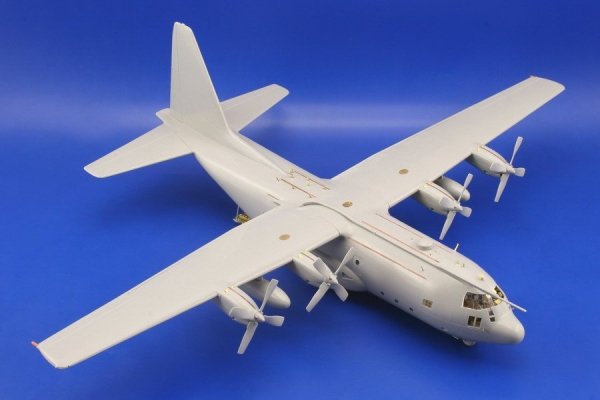 Eduard 72461 C-130H exterior 1/72 ITALERI