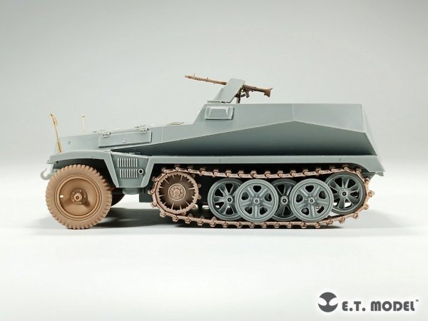E.T. Model P35-066 WWII German Sd.kfz.250/Sd.kfz.10 Sprockets &amp; Track links ( 3D Printed ) 1/35
