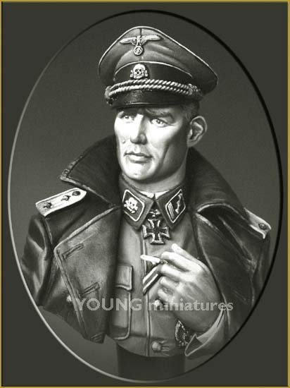 Young Miniatures YM1811 SS TOTENKOPF OFFICER WWII 1/10