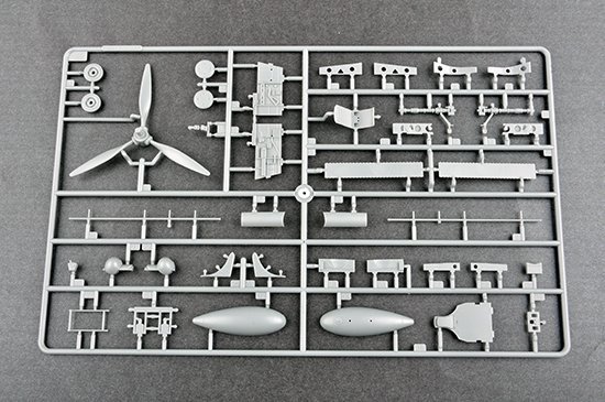 Trumpeter 02212 P-40N War Hawk 1/32