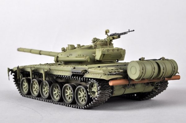 Trumpeter 09603 T-72M MBT 1/35