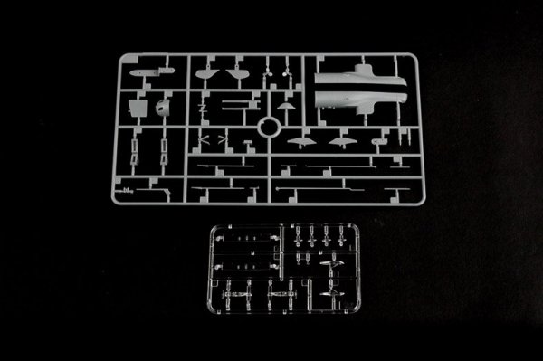 Hobby Boss 83522 French Submarine Surcouf (1:350)