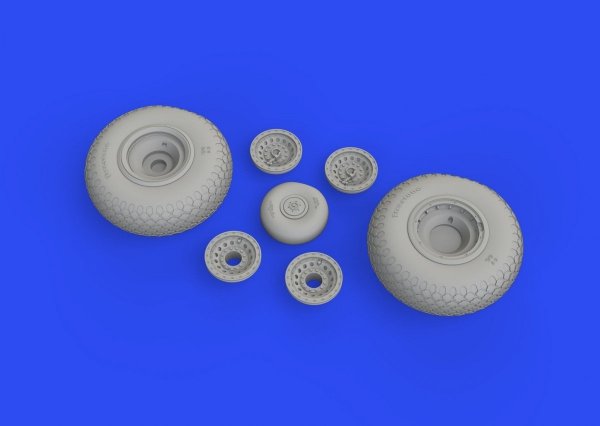 Eduard 648642 B-17 wheels cross tread HK Models 1/48