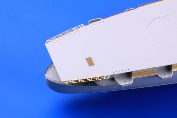 Eduard 53204 DKM Graf Zeppelin pt.1 deck &amp; jeraby TRUMPETER 1/350