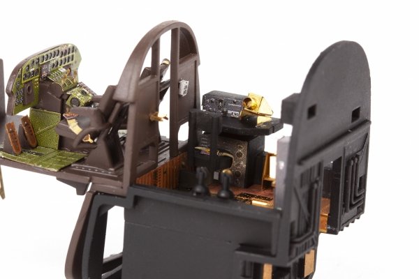 Eduard 73830 B-24H nose radio compartment AIRFIX 1/72