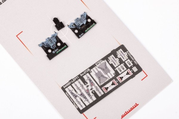 Eduard 644097 Su-27UB LööK GREAT WALL HOBBY 1/48