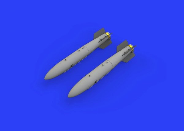 Eduard 648447 B43-0 Nuclear Weapon w/ SC43-4/ -7 tail assembly 1/48