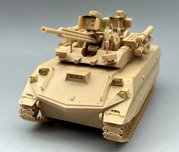 Amusing Hobby 35A073 Unmanned Ground Combat Vehicle Uran-9 1/35
