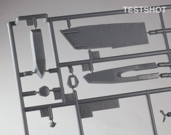 Hasegawa 65836 VF-19EF/A Isamu Special 'Macross Frontier' 1/72