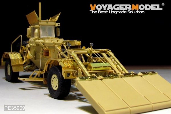 Voyager Model PE35909 Modern US Husky Mk.III Vehicle Mounted Mine Detector for PANDA 1/35