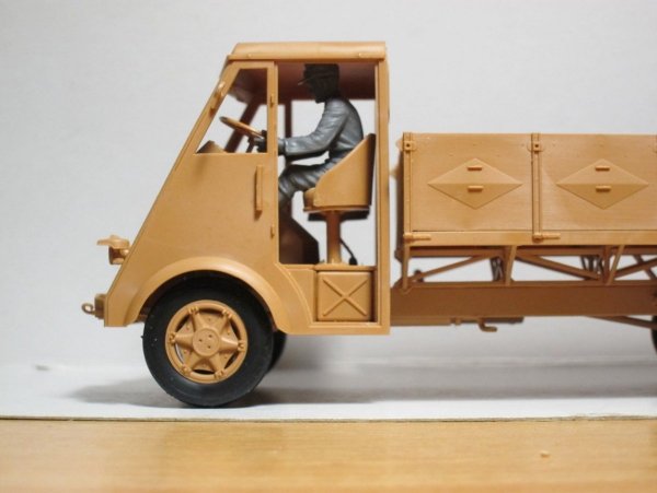 ICM 35418 Lastkraftwagen 3,5 t AHN with German Drivers (1:35)