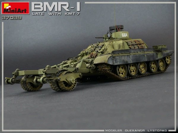 MiniArt 37039 BMR-1 Late Mod. with KMT-7 1/35